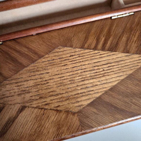 Vintage Men's Jewelry Box Chest. - Picture 5 of 8